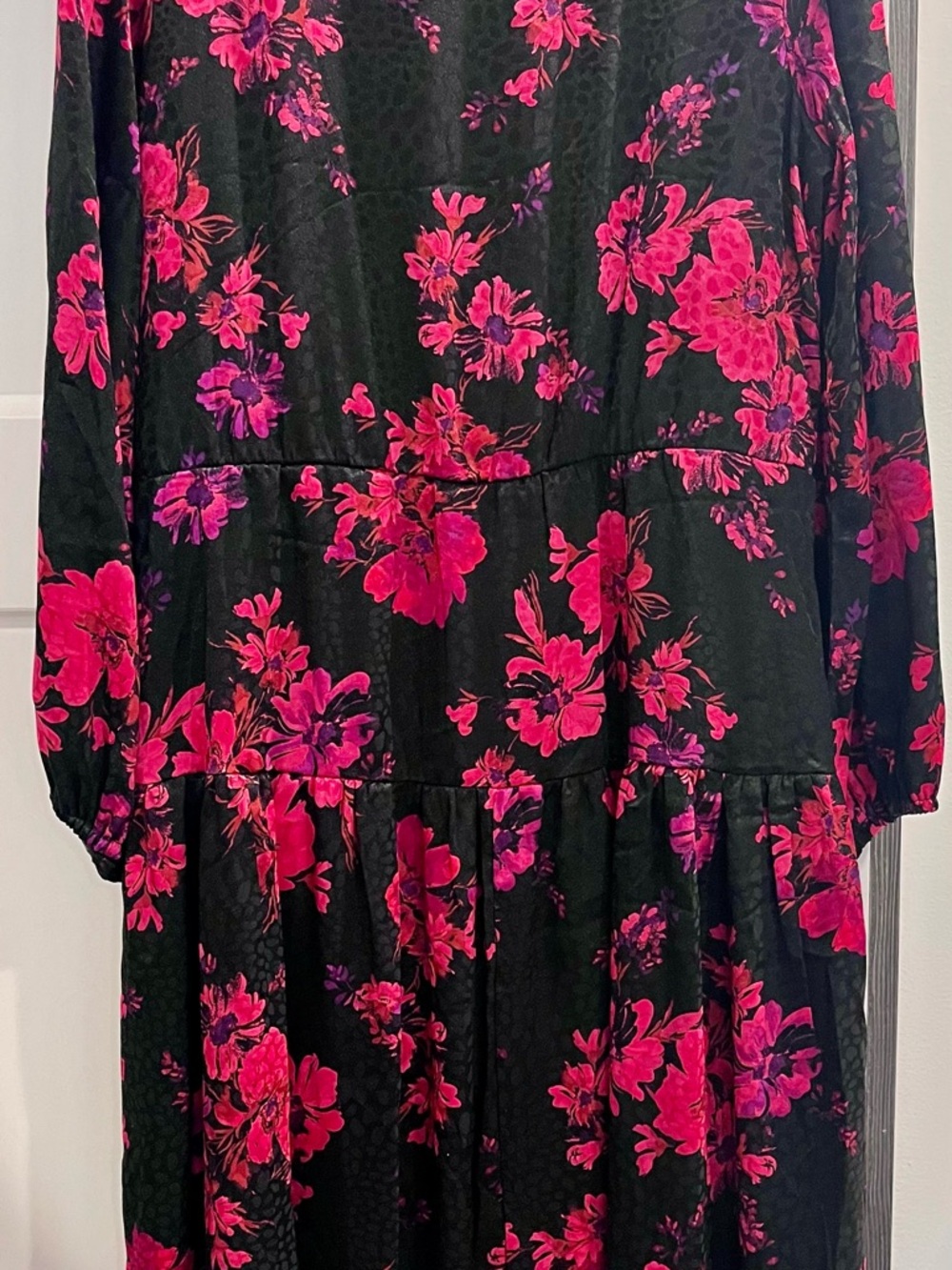 Signature by Robbie Bee Black Midi Dress with Fuchsia Floral Print - Picture 4 of 7